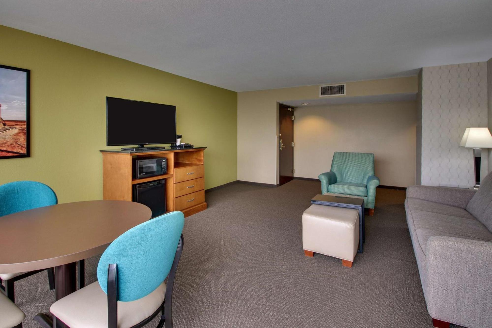 Drury & Galleria Hotel 3*