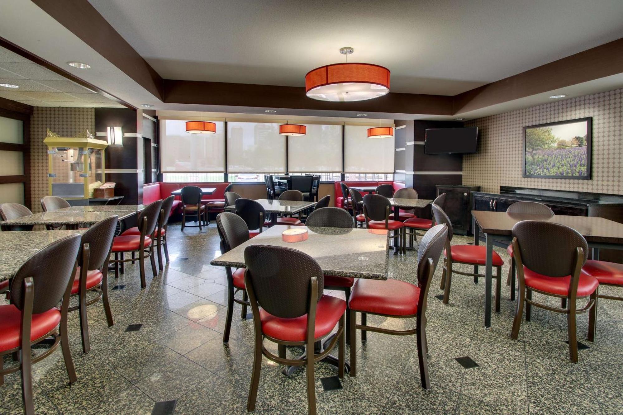 Hotel Drury & Galleria 3*